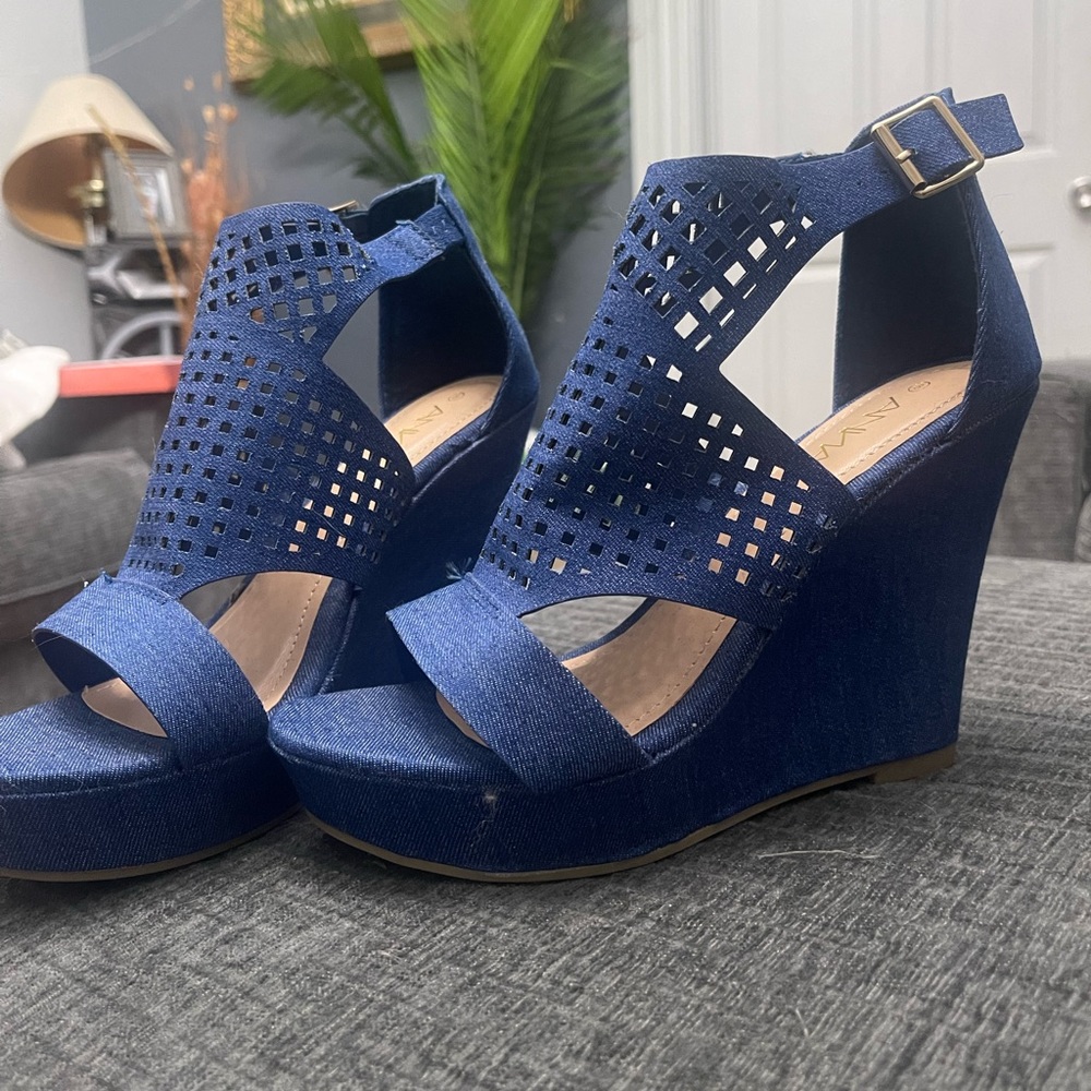 Size 8! Brand new